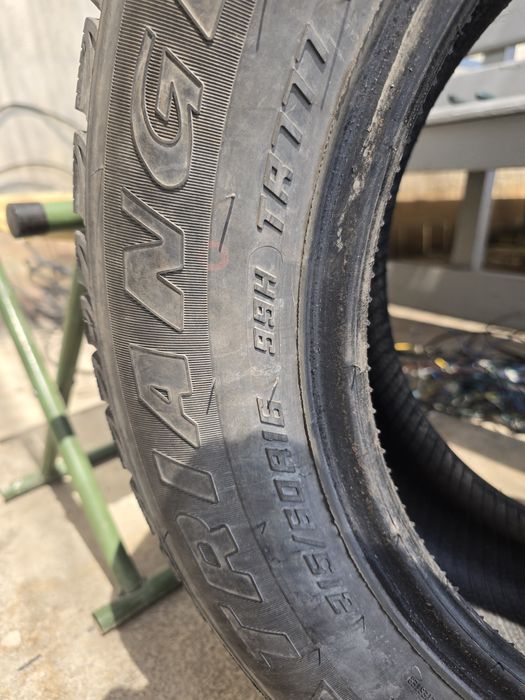 Шины зимние продам.