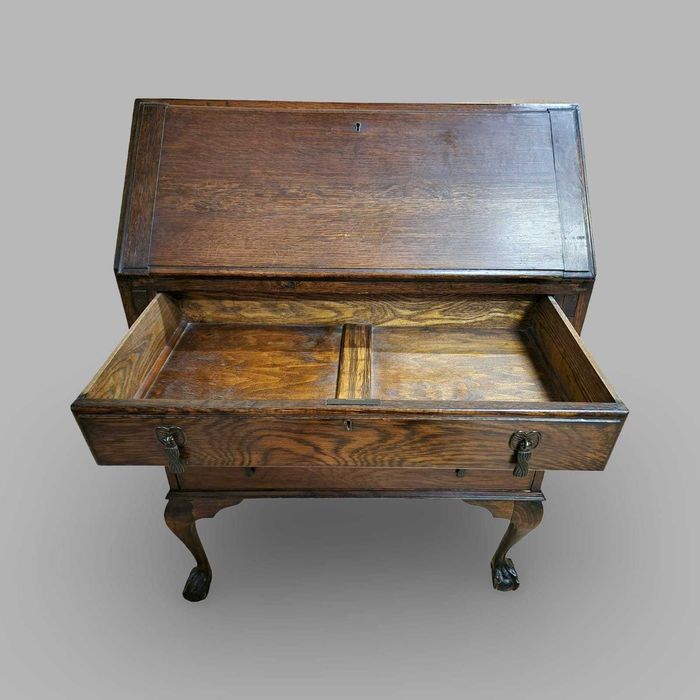 Старинно английско писалище секретер от дъбов масив и естествен фурнир