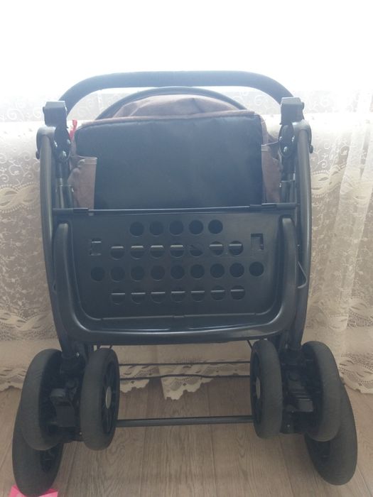 Продам коляску все сезонка