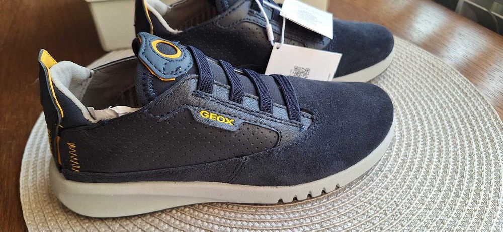 Нови боти/ботуши Geox и Biomecanics - н. 34