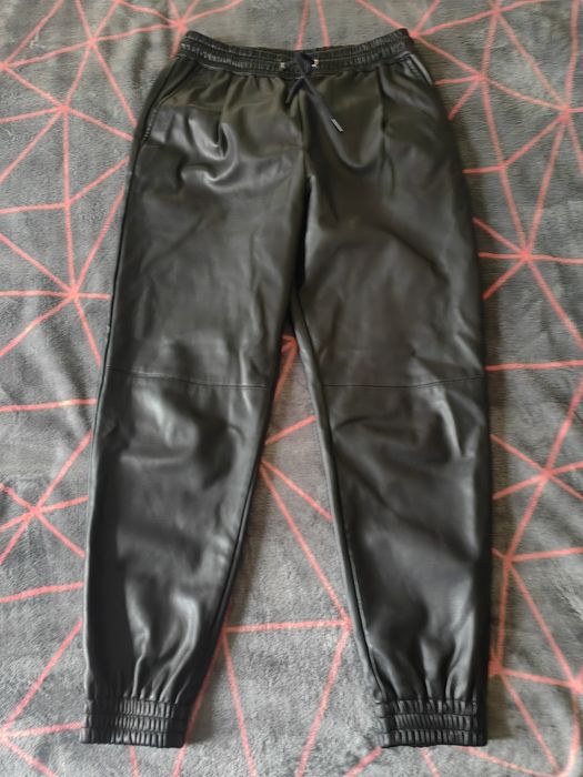 Спортно долнище оригинално, кожен панталон Зара