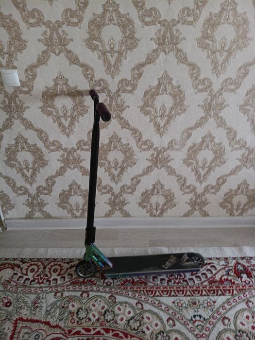 Самокат Limit lmt21