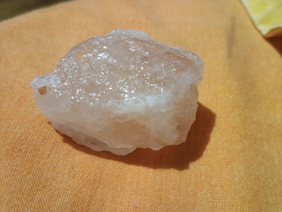 Продавам хималайски солен кристал.