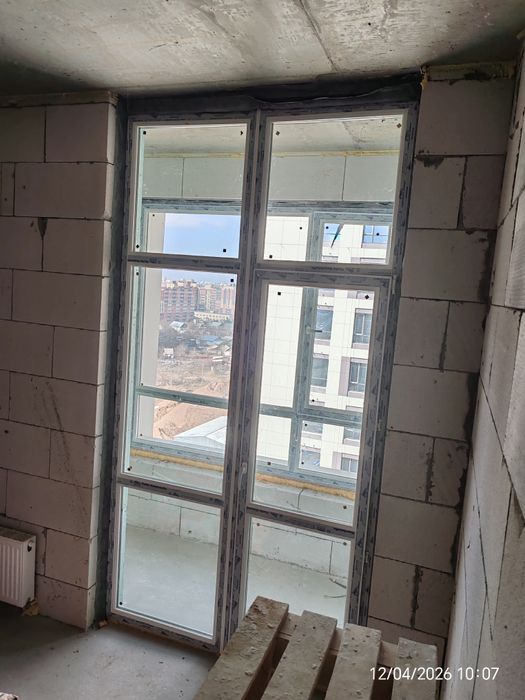 Пластиковый окно и дверь