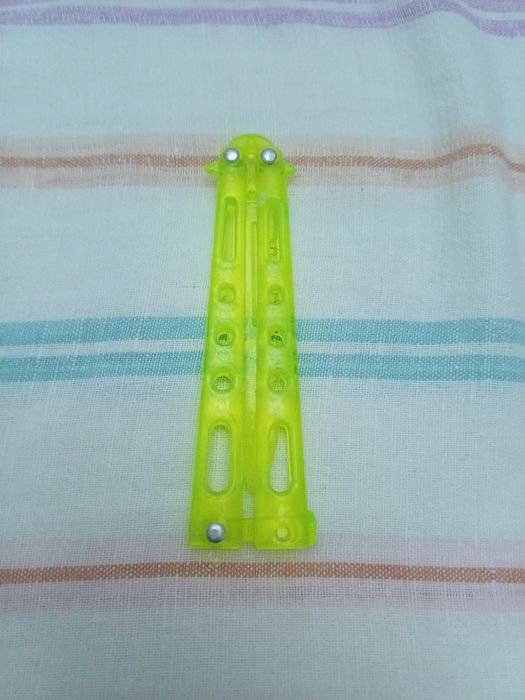 Нож детский пластмасса