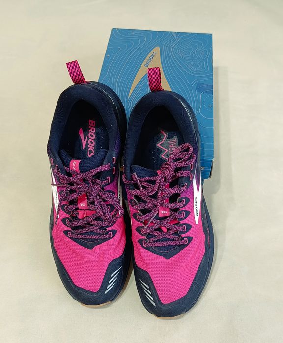 Brooks Дамски обувки за бягане Brooks Cascadia 16