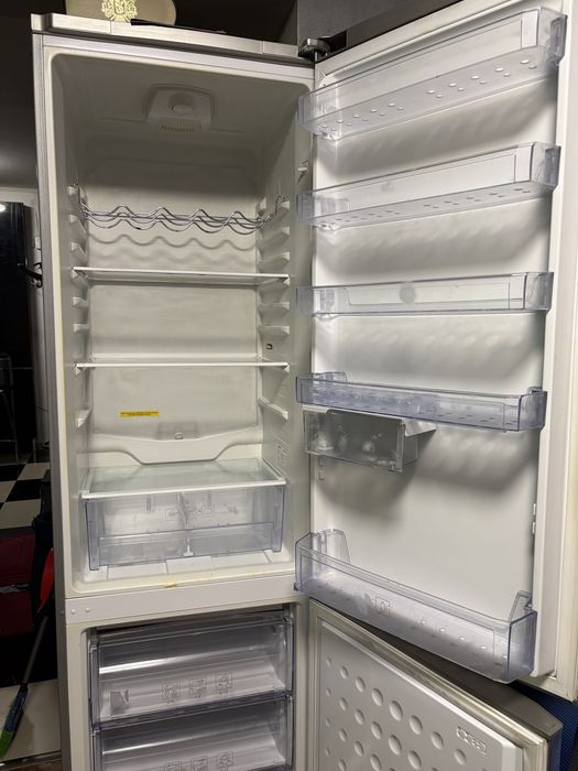 Vand frigider beko