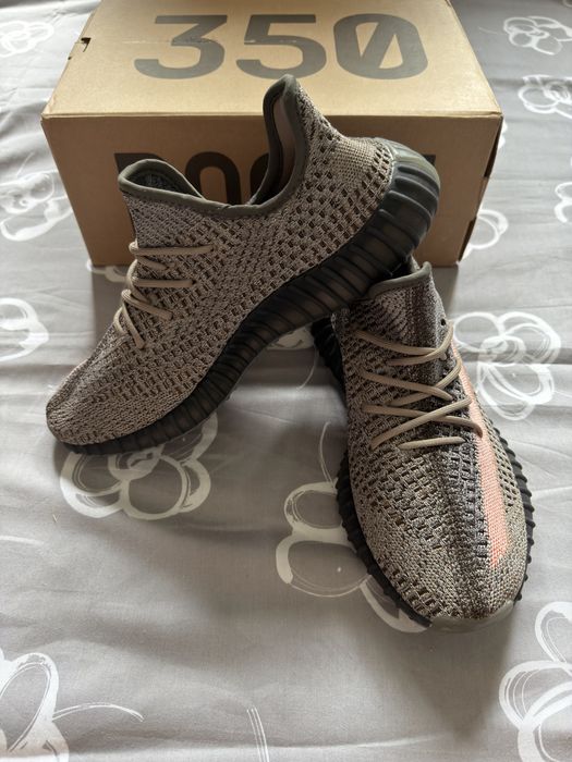 Adidasi Yeezy 350