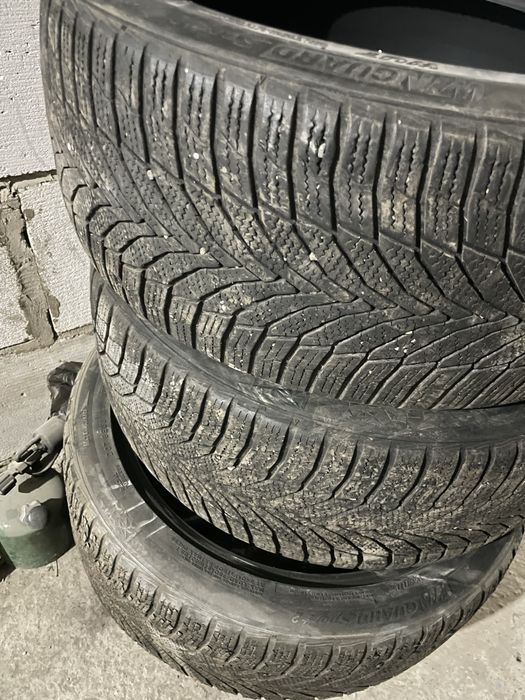 Продаю зимние шины