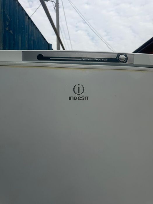 Морозильник Indesit