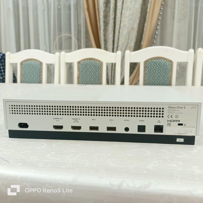 Xbox one s 1tb,2 Джостика