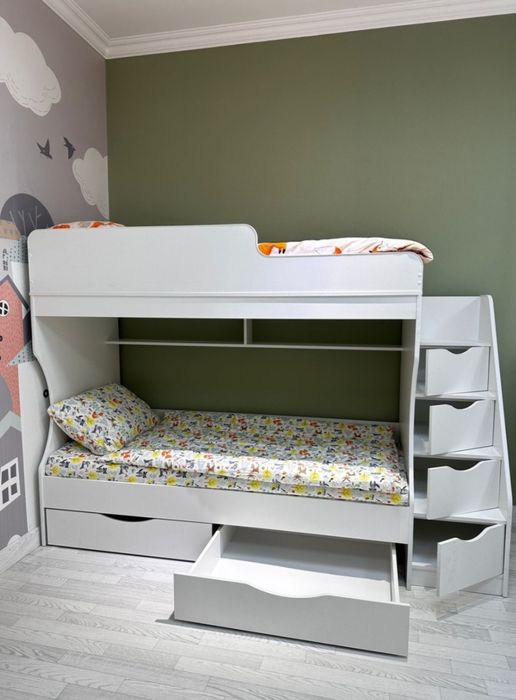 Двухъярусная кровать