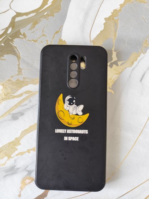 Продам чехол на редми 9 /Xiaomi redmi 9