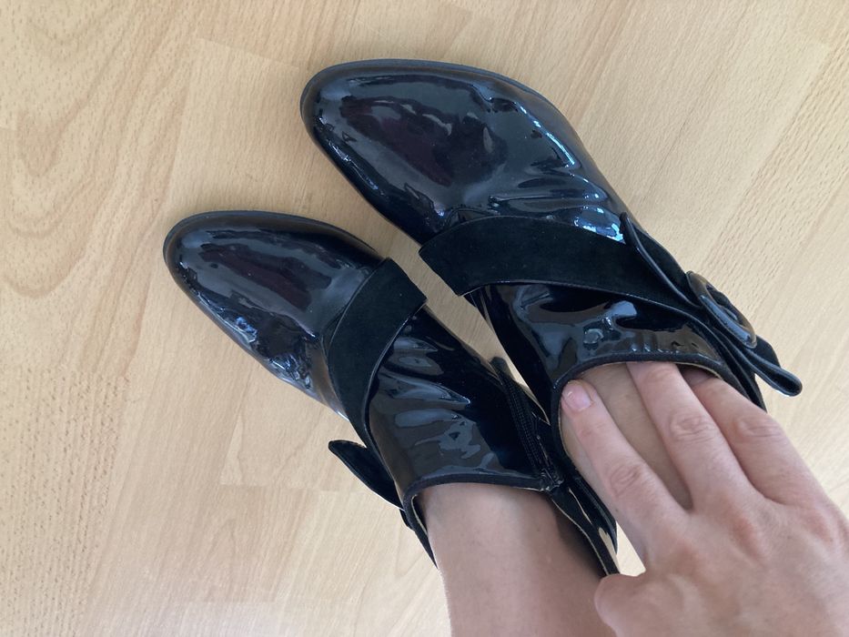 Ghete lac, piele naturala, noi, marime 40, toc stiletto