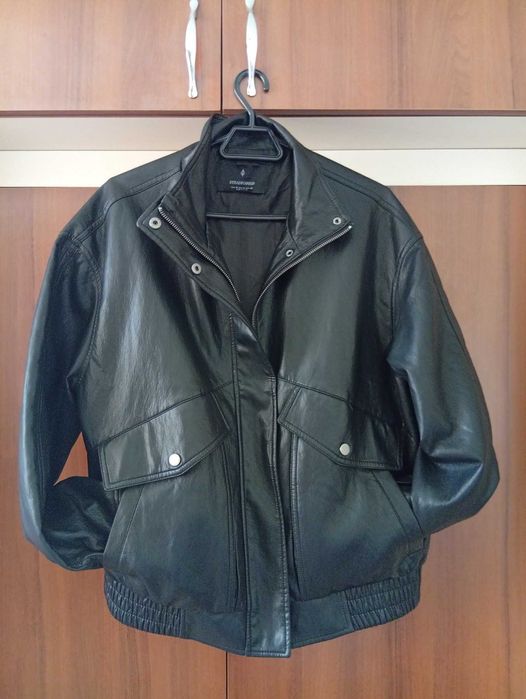 Яке Stradivarius, М