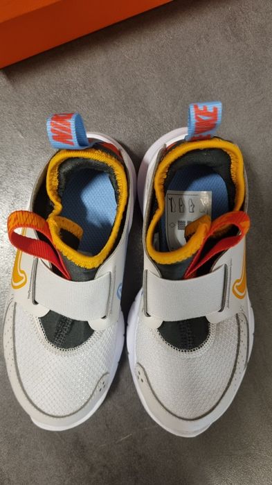 Нови детски маратонки Nike