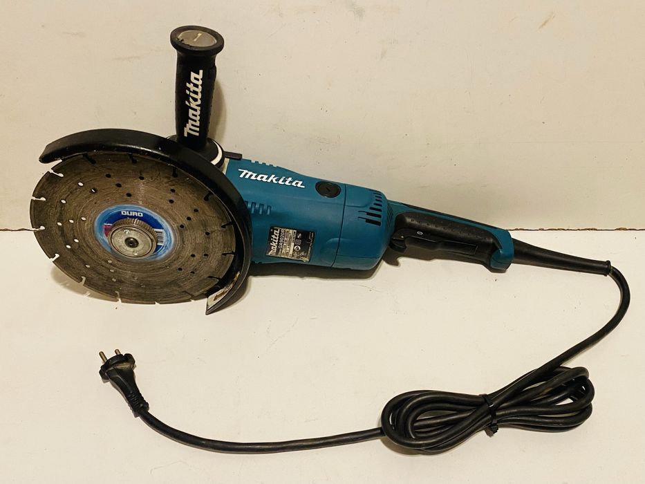 Makita flex GA 9020 R