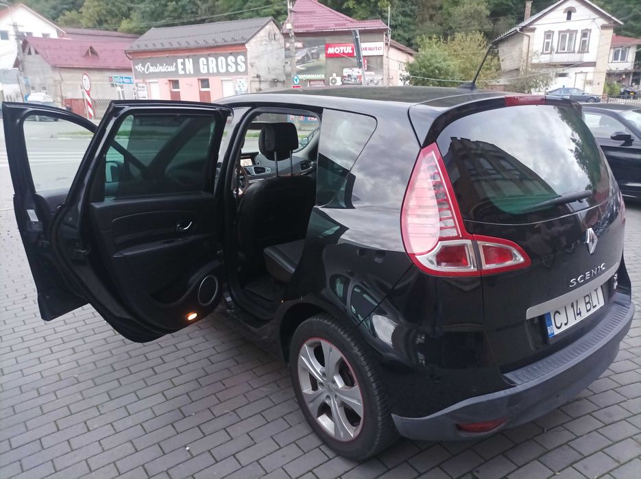 Vand Renault scenic trei diesel , an fabricație 2012,