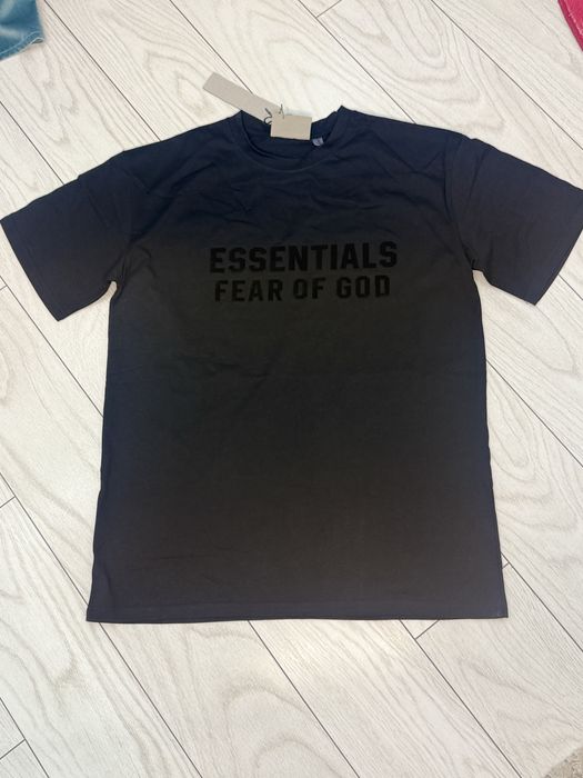 tricou essentials