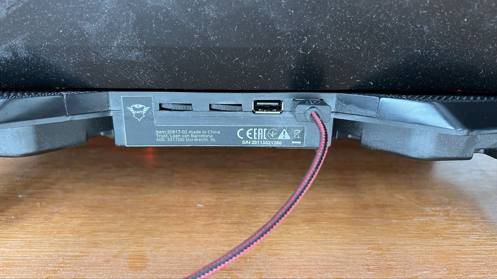 Охладител за лаптоп gaming Trust GXT 278, 17.3", черен