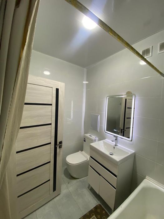 Продается 3 комнатная квартира 4 итаж 10 МК дол дароге карвон