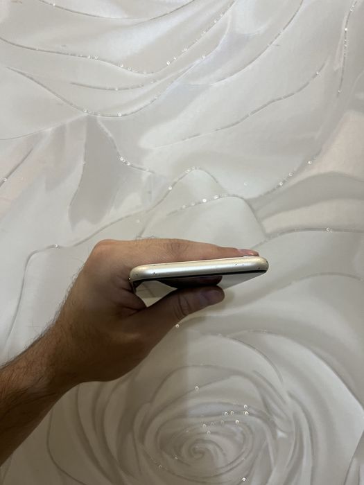 Продам IPhone 11 64gb