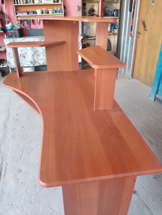 Срочно продам кампютерный стол