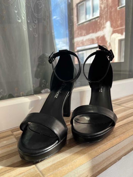 Черни дамски сандали от еко кожа