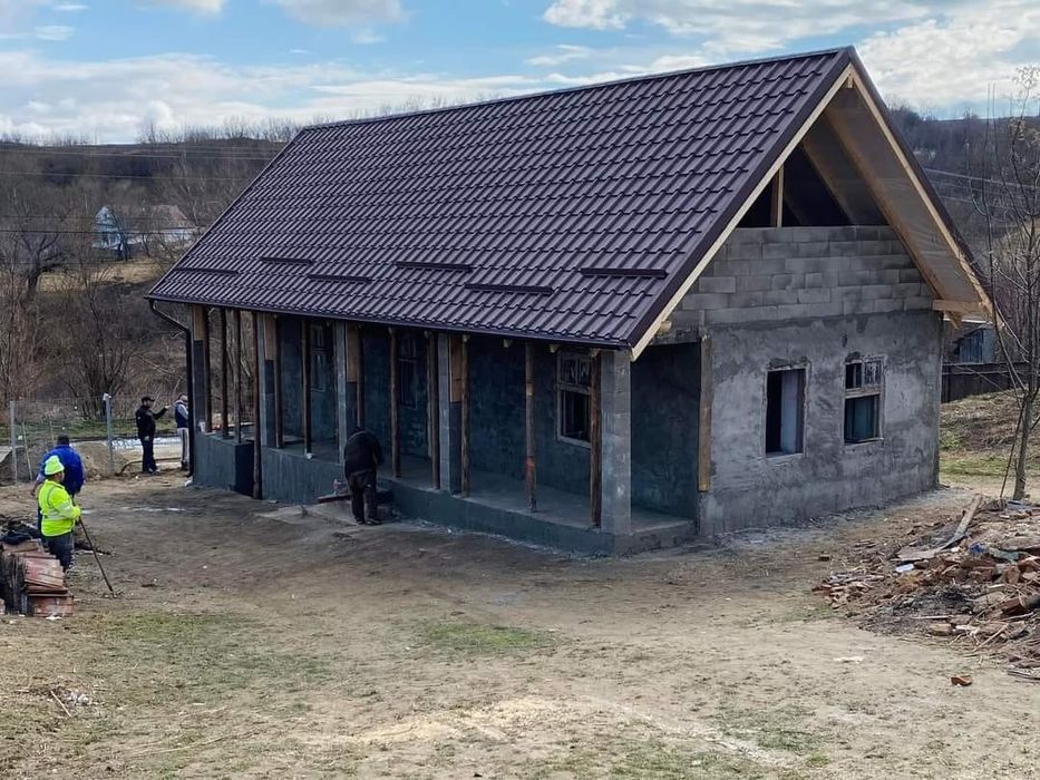 Executam acoperișuri /terase /reparați de urgență