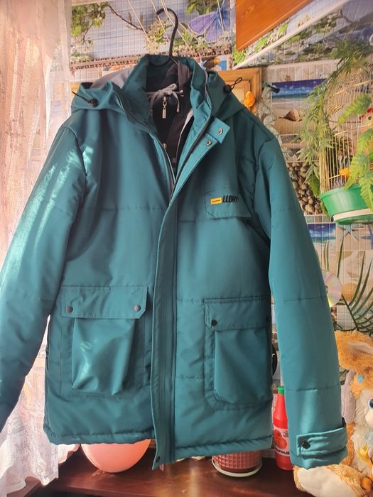 Продам новую мужскую демисезонную куртку