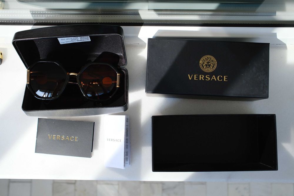 Продавам маркови слънчеви очила VERSACE