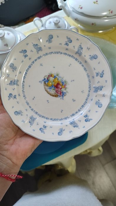 Чинии , различни цветове и размери