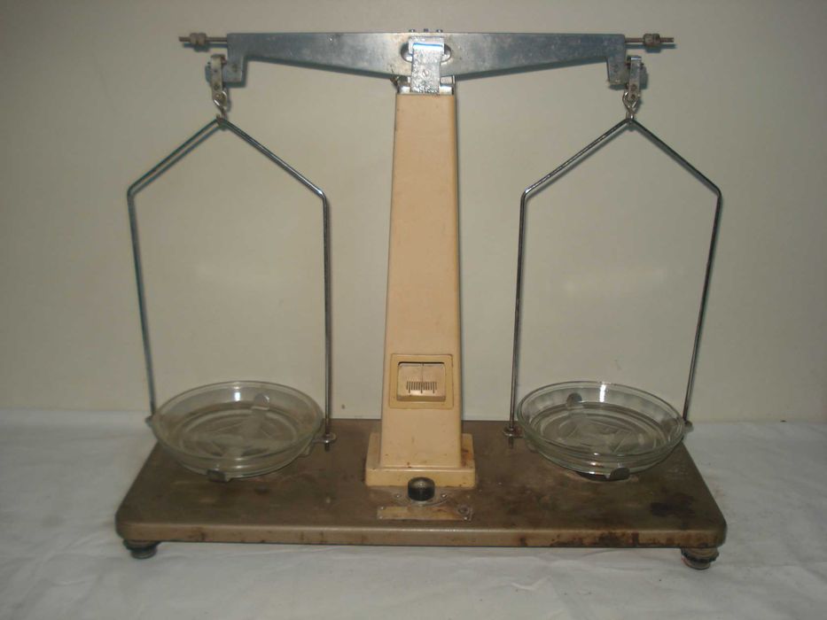 Balanta tip Farmacie sau laborator + cutie de greutati