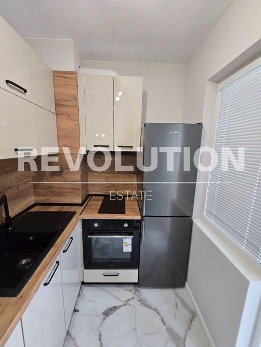 Тристаен апартамент в района на ХЕИ!