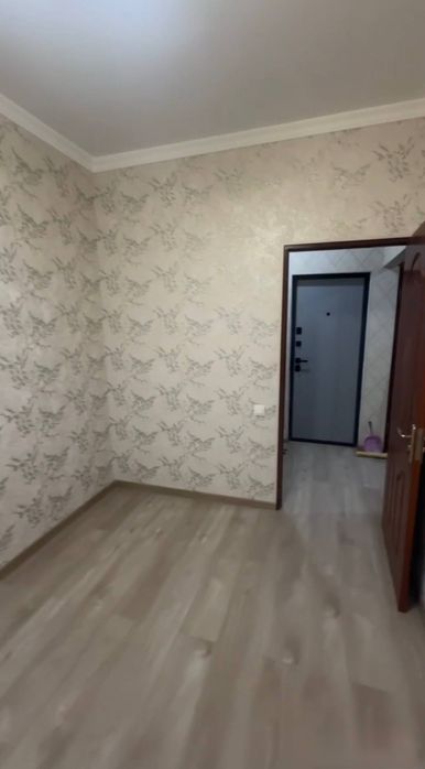 Продаётся двухкомнатная на массиве Карасу 1