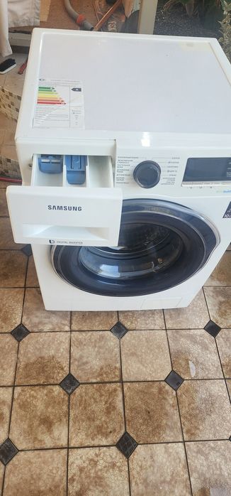 Стиральная машинка SAMSUNG ECO buble 8 кг.в НЕрабочем сост.