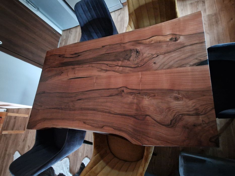 Маса от 2 орехови яна