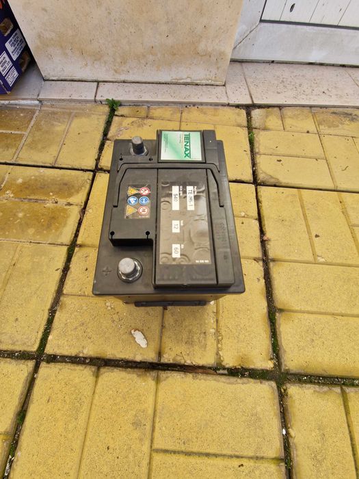 Акумулатор немски във  гаранция, на 6 месеца ,който е работил 3