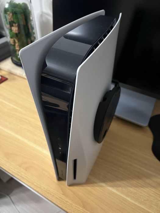 PS5 Disk Edition ca Nou + 2 jocuri