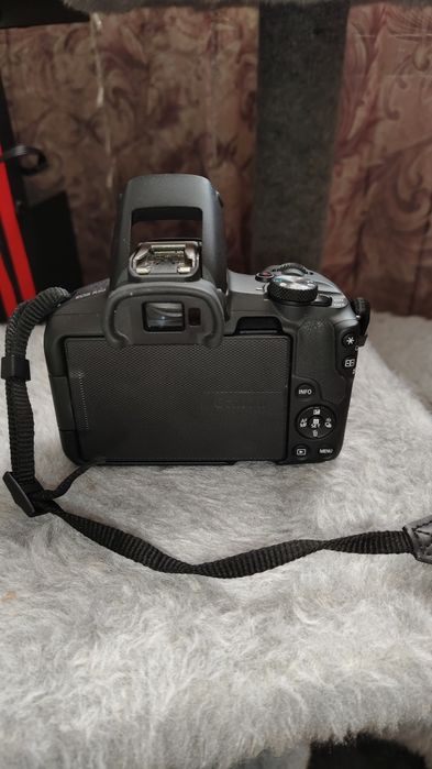 Фотоаппарат Canon EOS R50