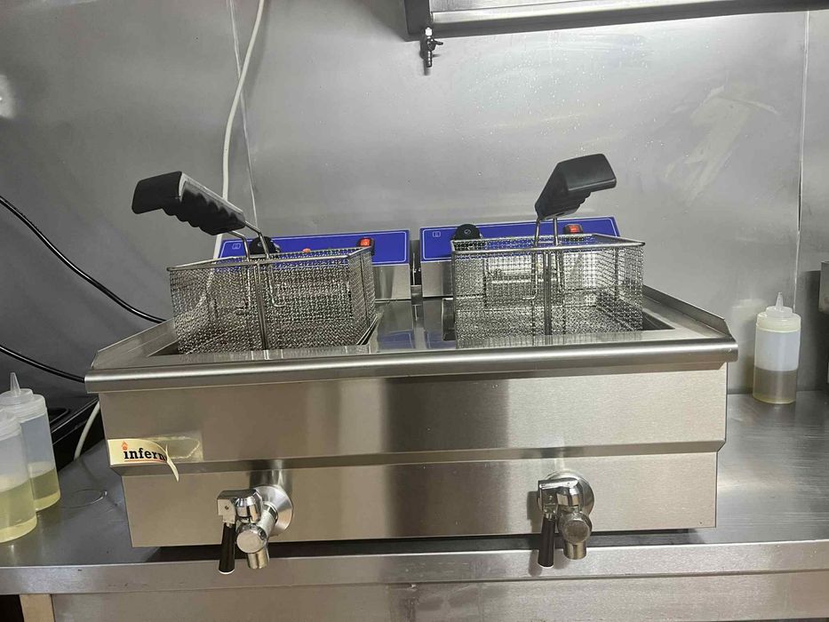 Bucatarie completa sau separate, cuptor pizza, frigider dublu inox…