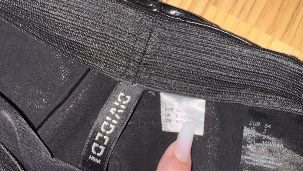 Pantaloni latex H&M
