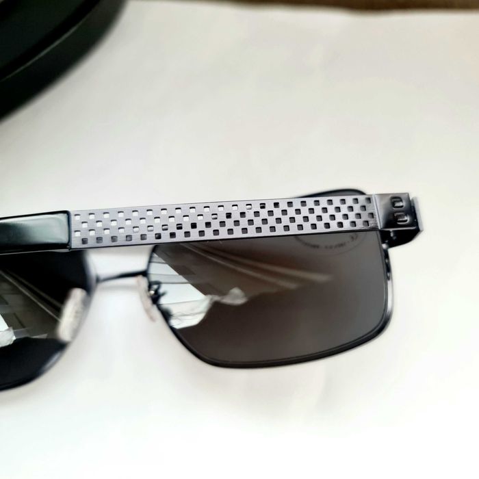 Солнцезащитные очки Bally.