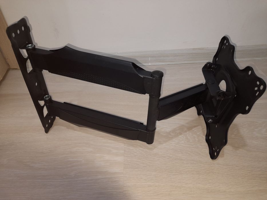 Установим  телевизор на  стену