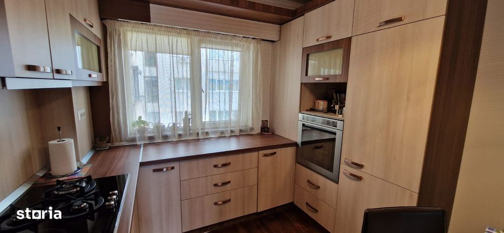 Apartament 3 camere, balcon, lift în Suceava — fotografia 3