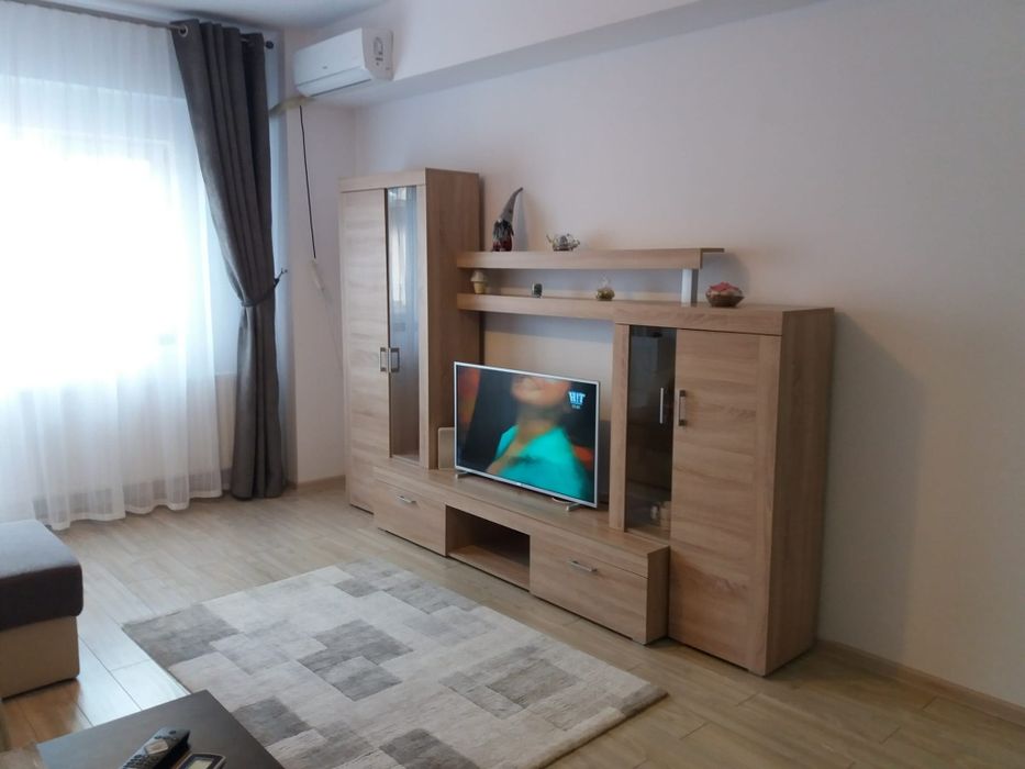 Închiriez apartament cu două camere, Militari Residence, pret 1900 lei