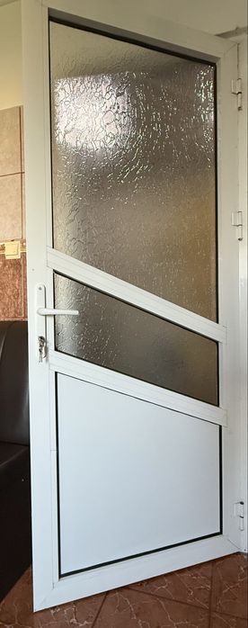 Usi termopan interior