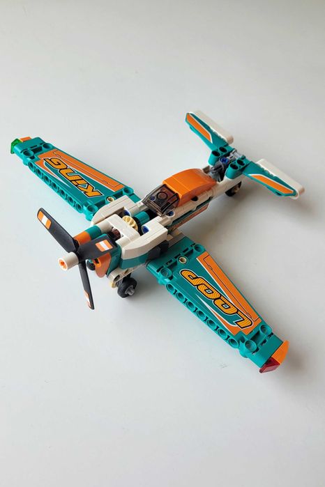 LEGO Harry Potter Доби и LEGO Technic - Състезателен самолет