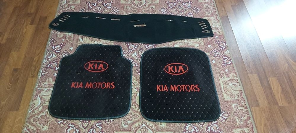 Чехлы на машину.