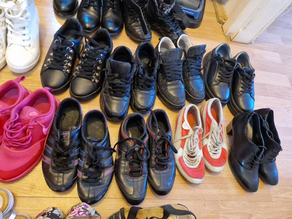 Vând div papuci adidași nike puma,,ghete,sandale în conditii bune de